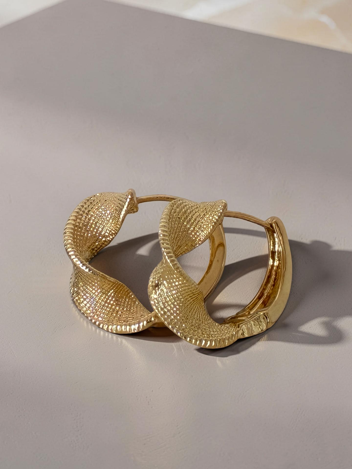 AMÉLIE Creolen | Vergoldeter Schmuck