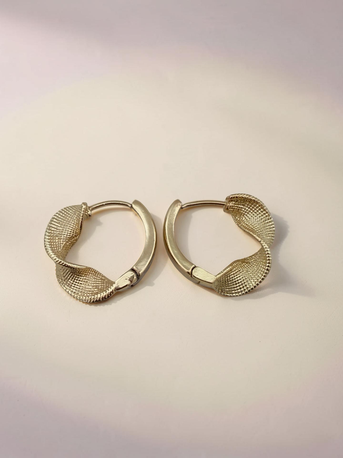 AMÉLIE Creolen | Vergoldeter Schmuck
