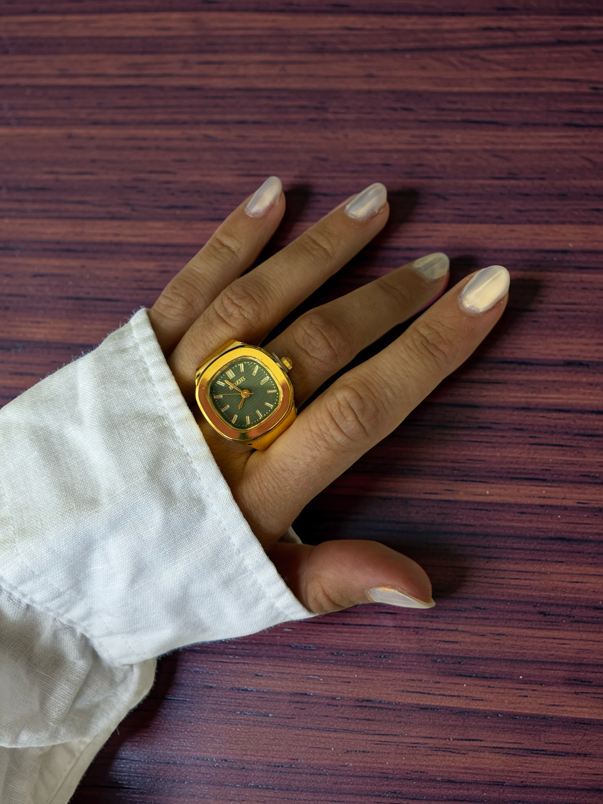 CÉLORA Ring-Uhr | Stilvoll Ring